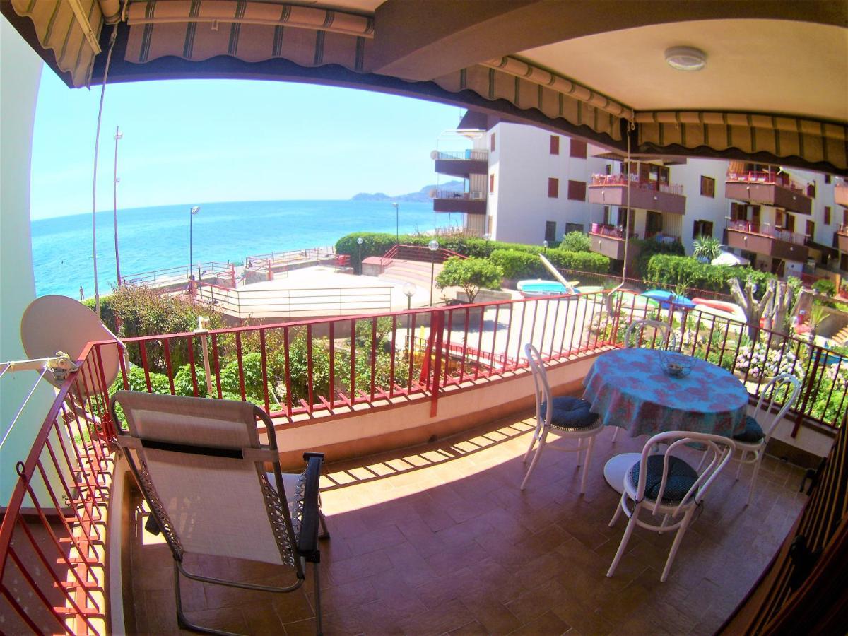 Sea Beach Taormina Apartment Letojanni Exterior photo